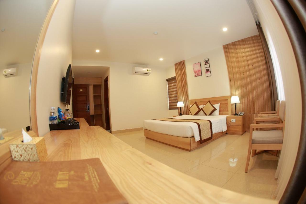 Dayth Hotel Ha Long Exteriör bild