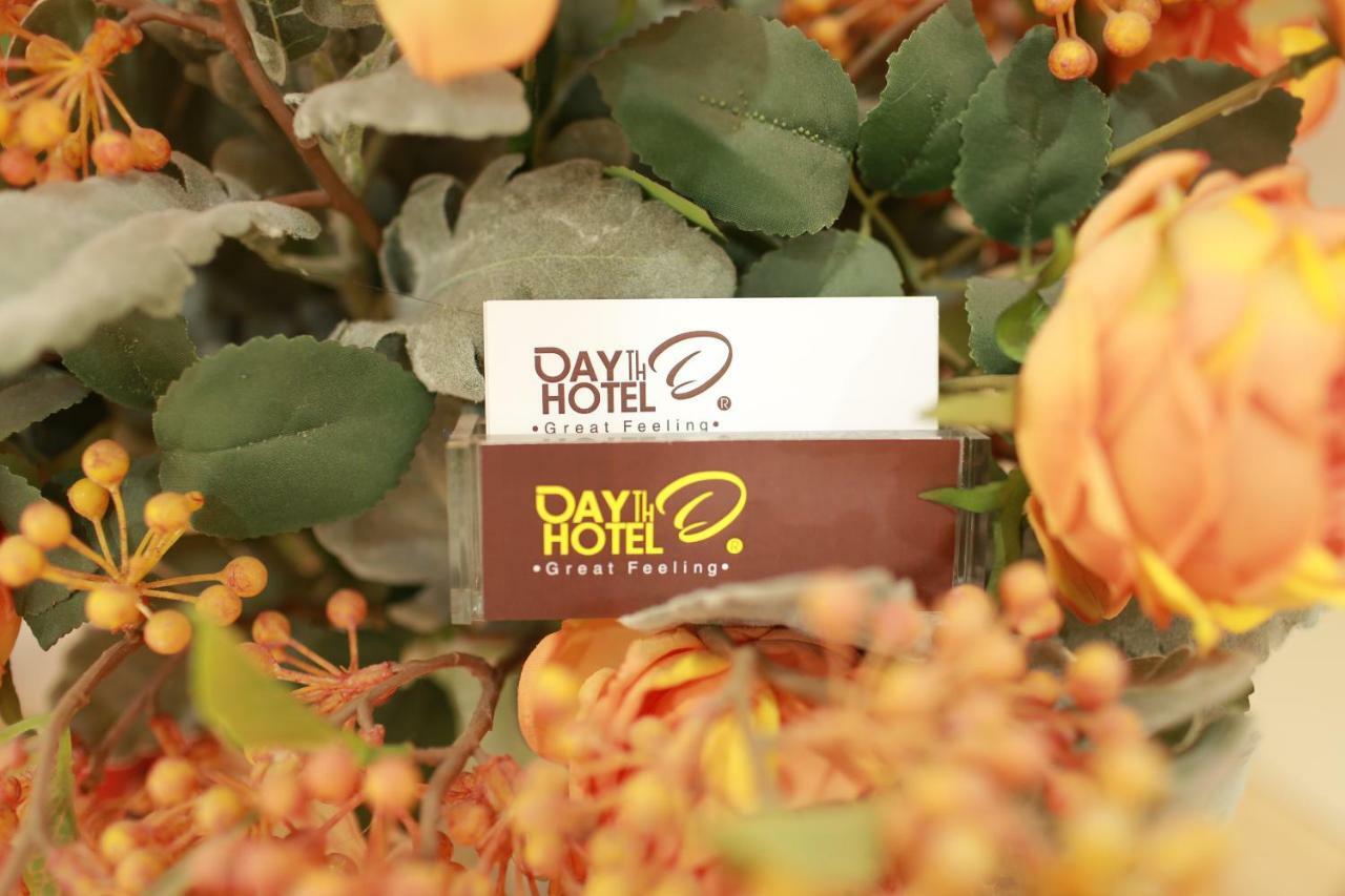 Dayth Hotel Ha Long Exteriör bild